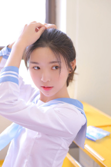 一边吃奶一边XB
